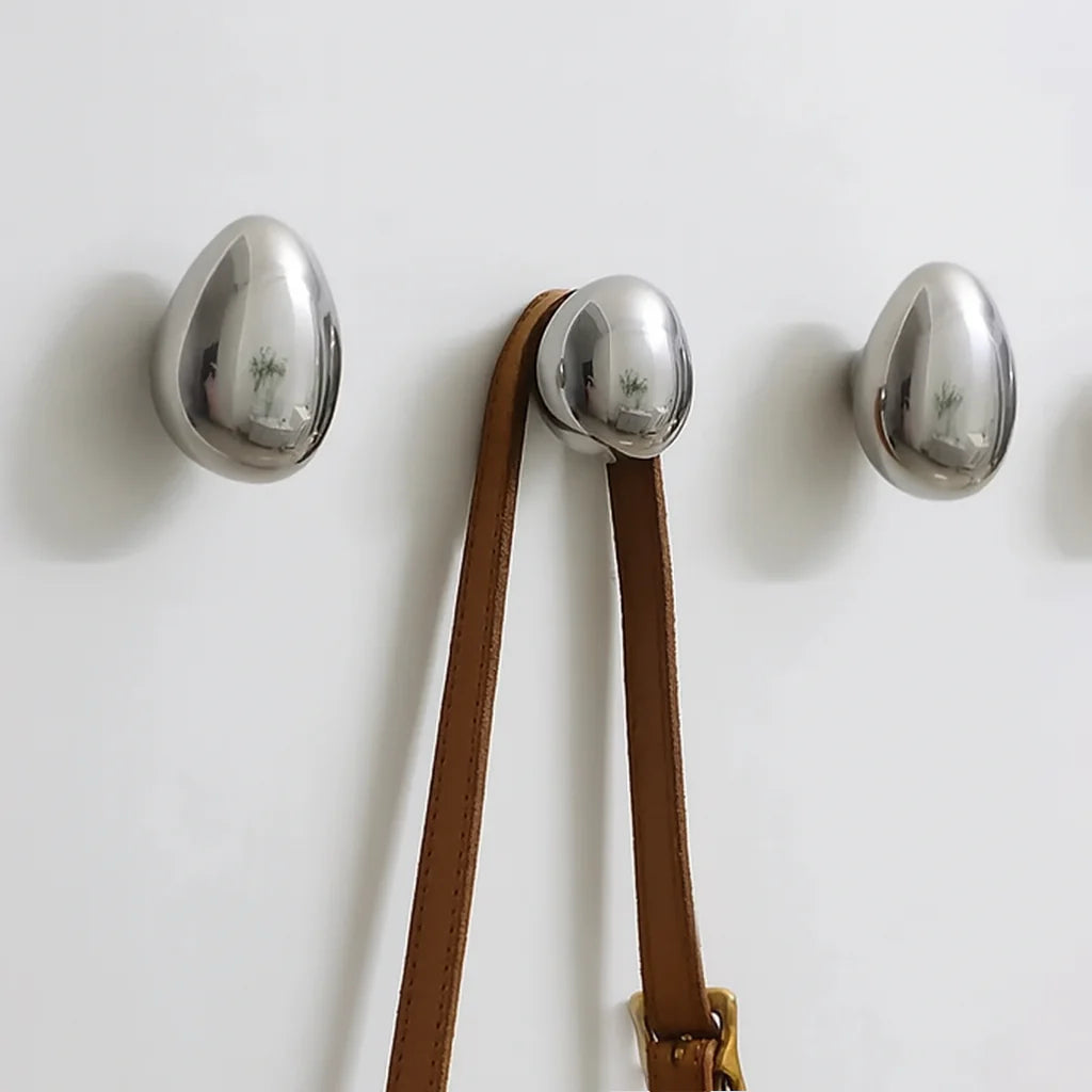 Sculptural Wall Hooks: Small Hardware That Actually Changes a Room