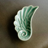 Kiln glazed Celadon Incense Insert Holder Embossed Leaf Feather Ceramic Aromatherapy holder incense holder Creative Teahouse Ornament