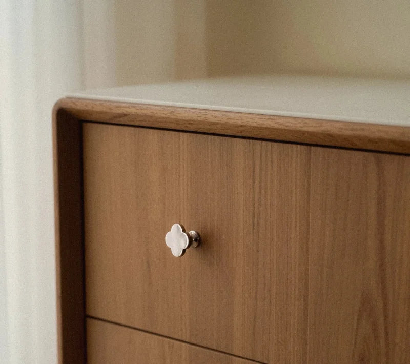 Letifly Lights & Decor - Clover Brass Cabinet Knob - Four-lobed clover-shaped brass cabinet knob with polished metallic finish