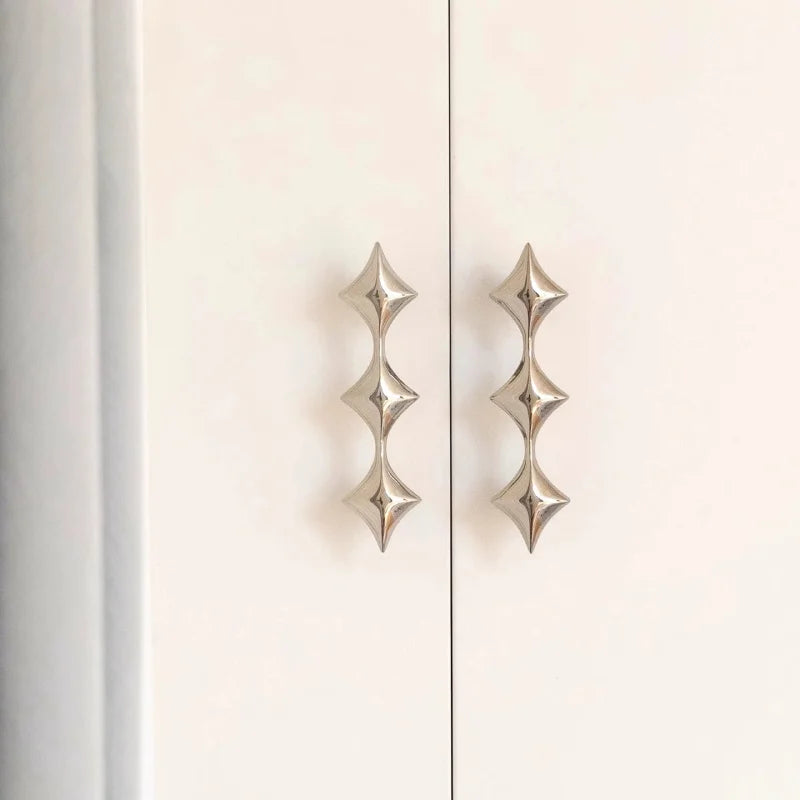 The Nova Cabinet Pull