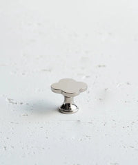 Letifly Lights & Decor - Clover Brass Cabinet Knob - Four-lobed clover-shaped brass cabinet knob with polished metallic finish