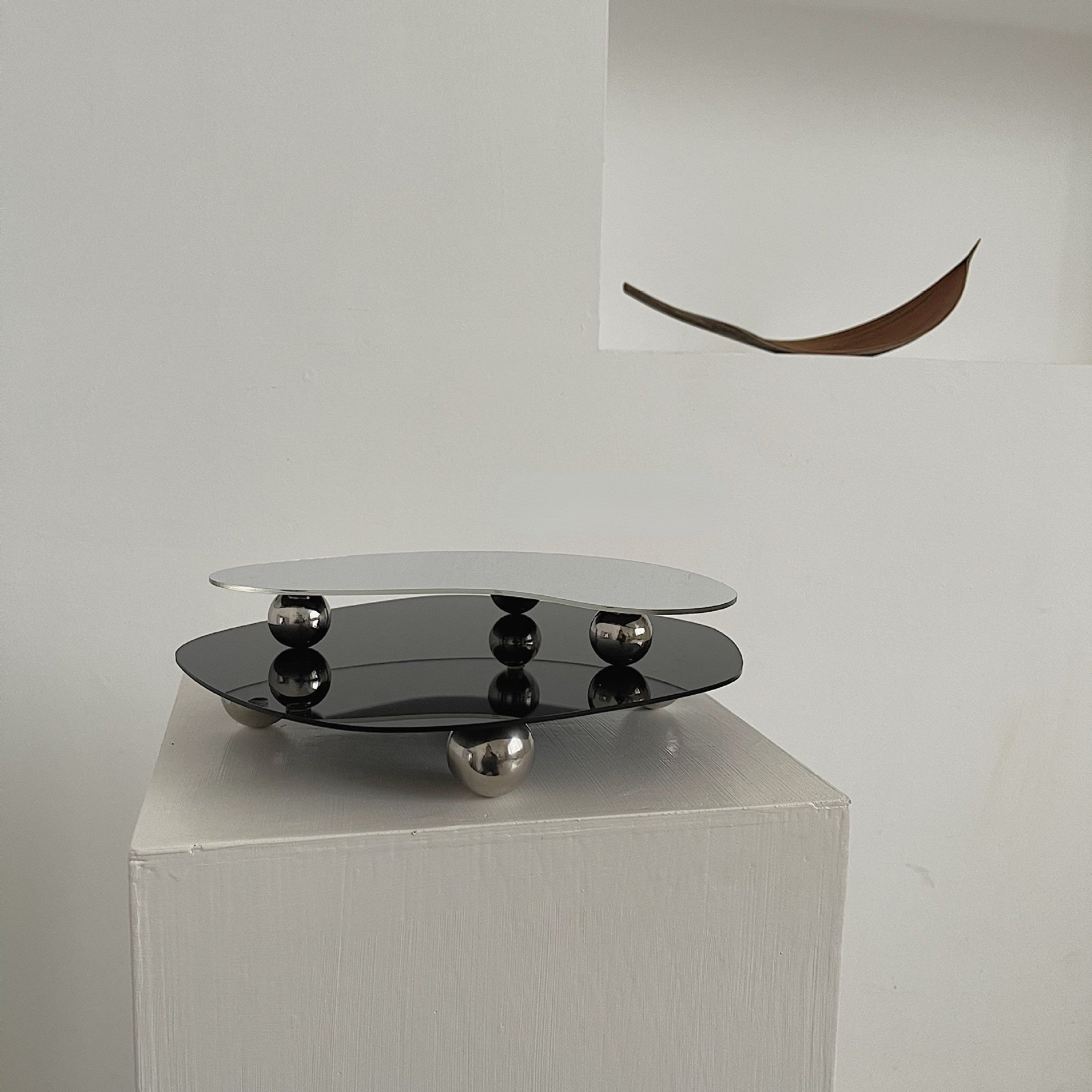 Pebbles Mirror Tray